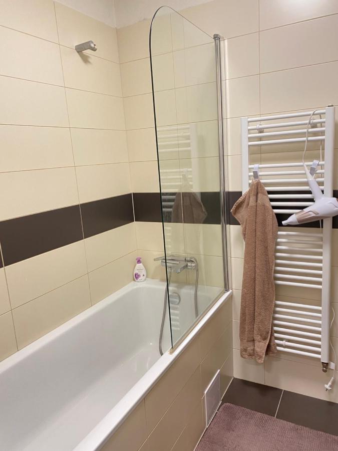 Apartamento Apartman Slnecna Terasa S Vlastnym Parkovanim Na 2 Auta Žilina Exterior foto