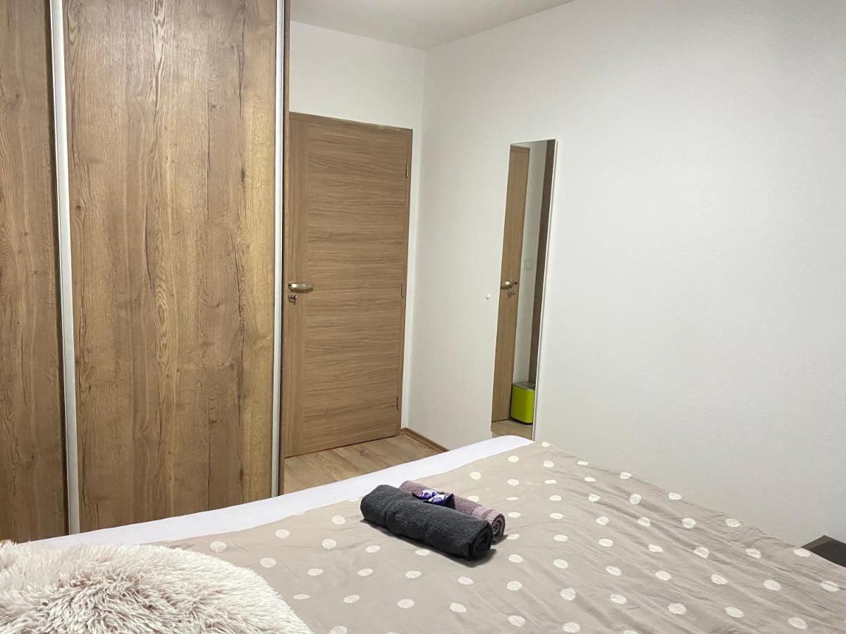 Apartamento Apartman Slnecna Terasa S Vlastnym Parkovanim Na 2 Auta Žilina Exterior foto