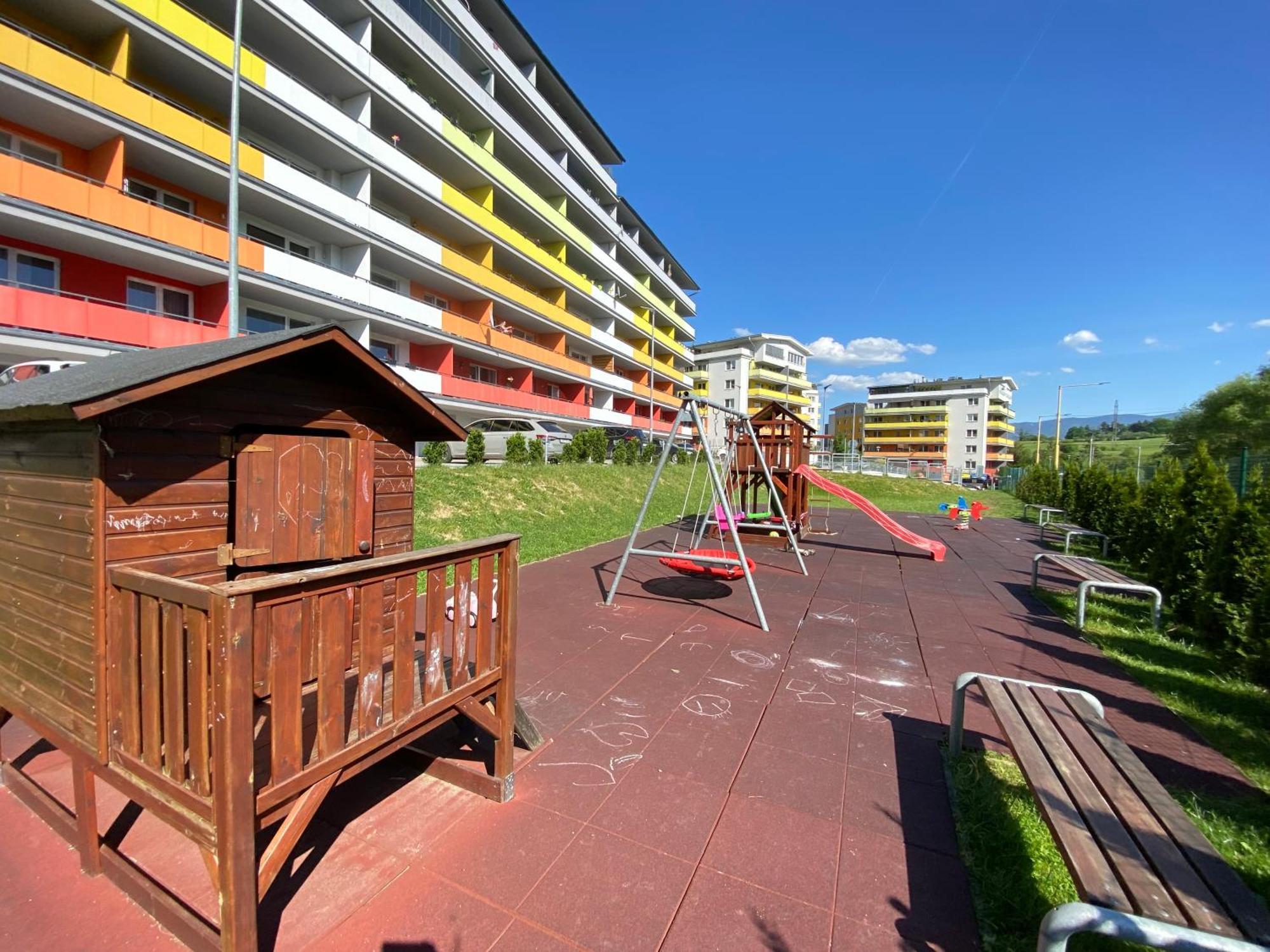 Apartamento Apartman Slnecna Terasa S Vlastnym Parkovanim Na 2 Auta Žilina Habitación foto