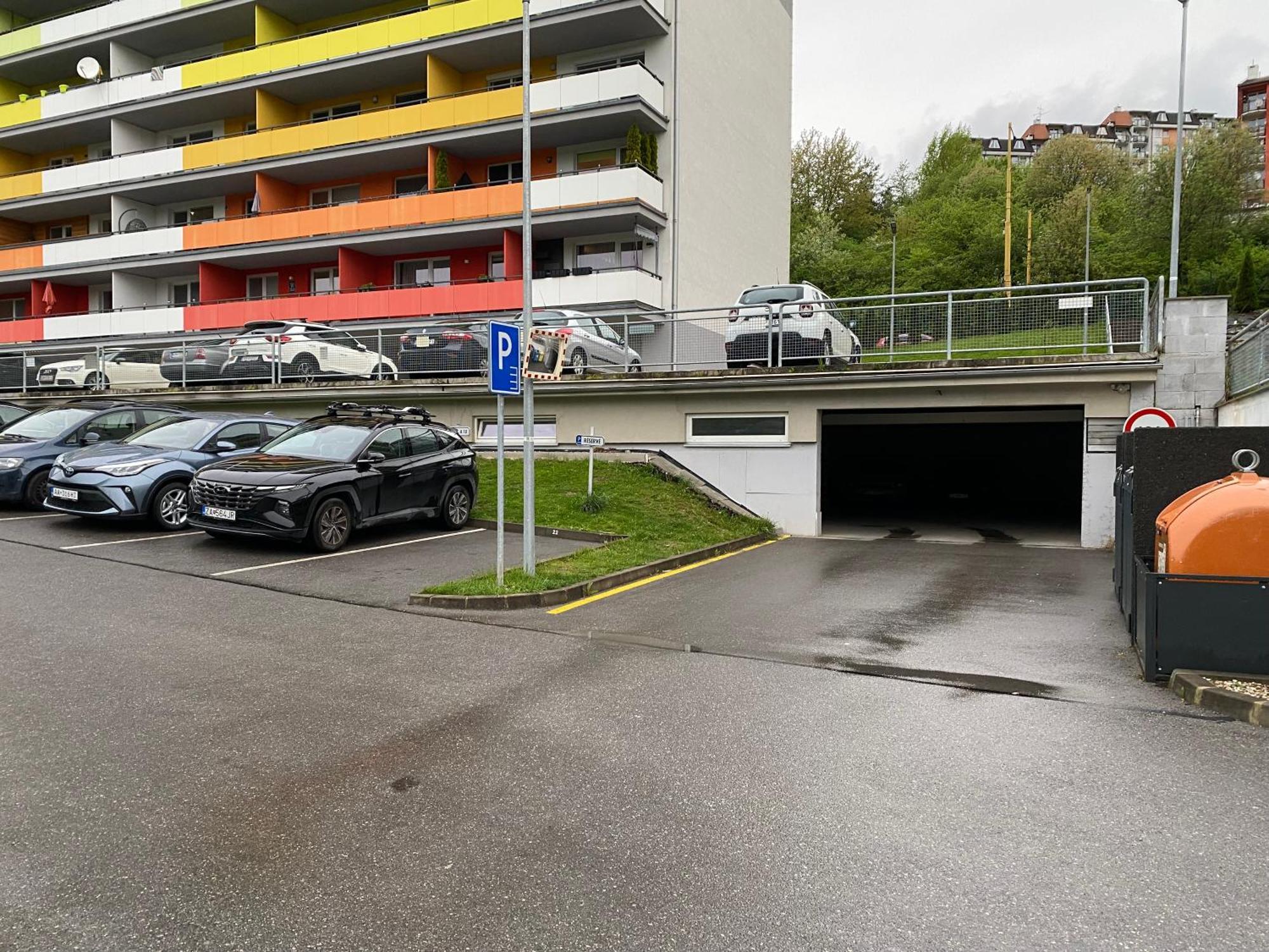 Apartamento Apartman Slnecna Terasa S Vlastnym Parkovanim Na 2 Auta Žilina Habitación foto